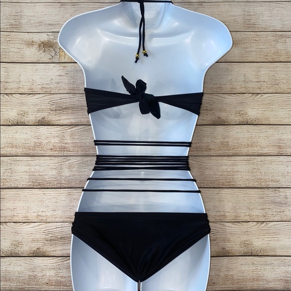 Sexy One Piece - Picture 5 of 11